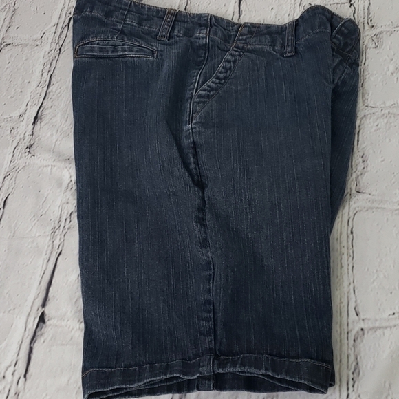 VENUS Luna Fit Bermuda Denim Shorts 10 VGUC - Picture 9 of 9